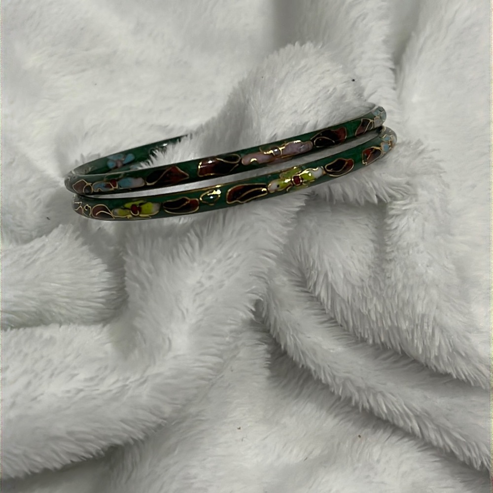 Green cloisonne bracelet size 7.8 circumference (2.5 “ diameter)